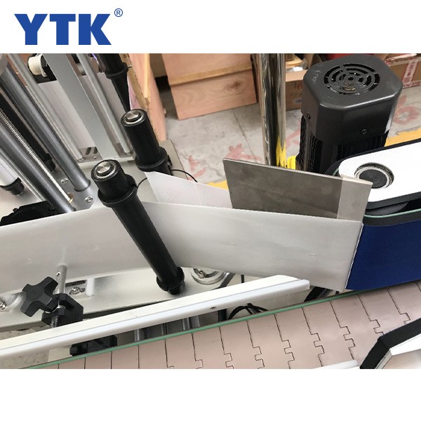 YTK-220 Automatic vertical labeling machine for round and label bottles tapered objects can be customized can increase the printer