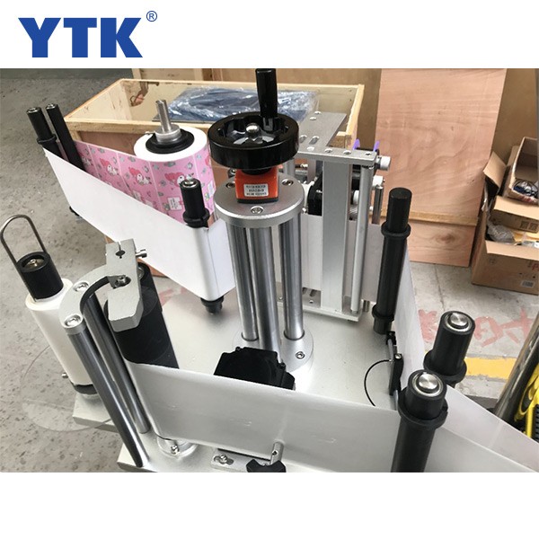 YTK-220 Automatic vertical labeling machine for round and label bottles tapered objects can be customized can increase the printer